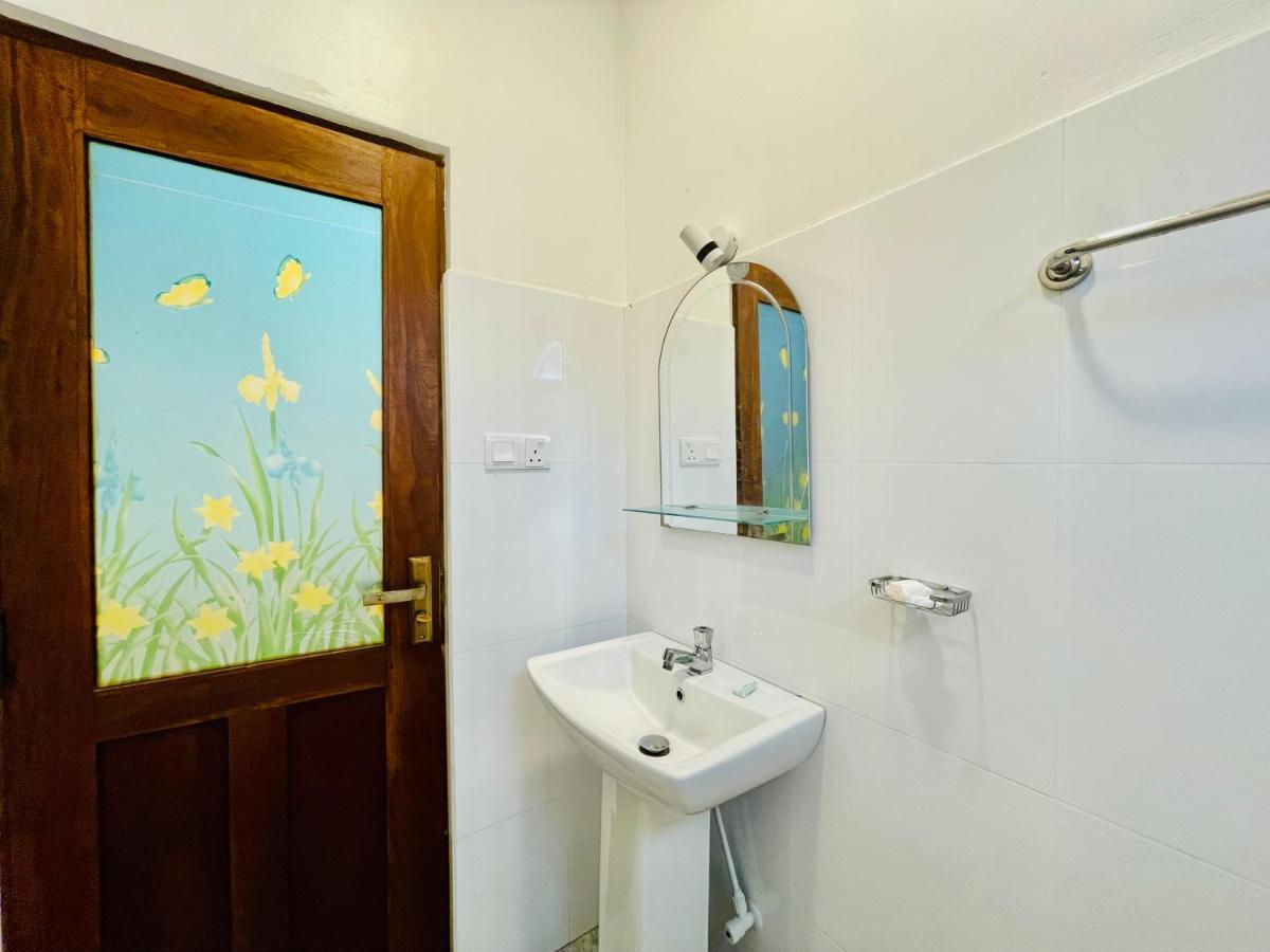 Arrow Beach Resort Boossa Luaran gambar