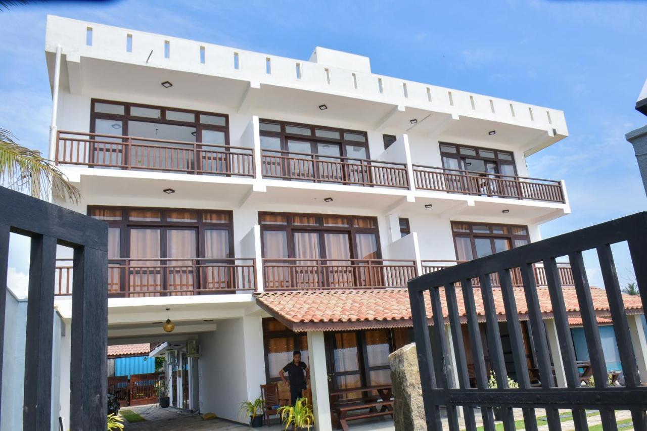 Arrow Beach Resort Boossa Luaran gambar
